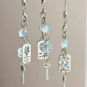 Lucky Grass Mobile Phone Chain Beaded Wind Bell Camera Bag Key Holder Four Leaf Clover Pendant Versatile Charm Gift