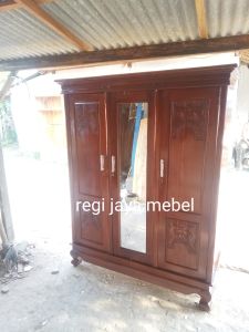 Lemari 3 Pintu ful cermin lmari kayu jati.lemari pakayan kayu.REGI JAYA MEBEL.