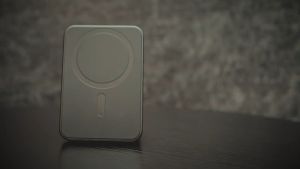 Mophie Snap+ Powerstation Mini with Stand - 5000mah Powerbank Magsafe and Qi2 Compatible