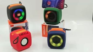 ลำโพง รุ่นk-991 มีไฟ ไมค์ร้องเพลงไร้สาย 1ตัว ลำโพงวินเทจ ลำโพงพกพาไร้สาย เสียงดีแน่นๆ