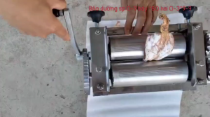 Máy cán mực khô nướng giúp làm mềm mỏng mực