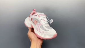 MLB XLG CHUNKY New York Yankees รองเท้าผ้าใบแพลตฟอร์มแฟชั่นยอดนิยมสำหรับผู้ชายและผู้หญิง