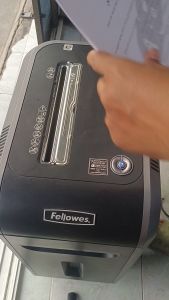 เครื่องทำลายเอกสาร ยี่ห้อ Fellowes รุ่น 99Ci เครื่องพร้อมใช้งาน  สภาพใหม่ มือสอง