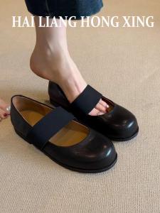 รองเท้าบัลเลต์ Mary Janes หนังแกะทรงหัวมนสไตล์ย้อนยุคสำหรับผู้หญิง 2025 รองเท้าส้นแบนแบบสวมหัวลึก พื้นยาง รองเท้าแฟชั่น