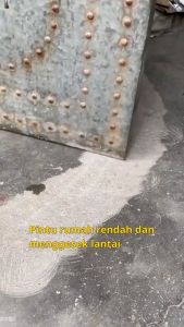Alat penyangga pintu + Sekrup - pintu ayun baja plastik tua braket bawah pintu geser palet pintu kayu penstabil - roda bawah kursi meja roda lemari geser engsel pintu otomatis roda pintu sleding - MERAH