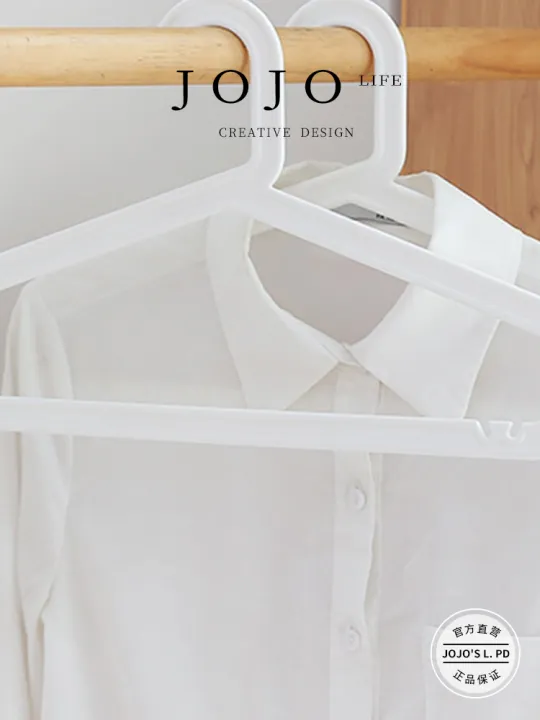 Gh%E1%BA%BF%20Treo%20Qu%E1%BA%A7n%20%C3%81o%20B%E1%BA%B1ng%20Nh%E1%BB%B1a%20%C4%90%C6%A1n%20Gi%E1%BA%A3n%20Kh%C3%B4ng%20%C4%90%E1%BB%83%20L%E1%BA%A1i%20D%E1%BA%A5u%20V%E1%BA%BFt%20D%C3%B9ng%20Trong%20Gia%20%C4%90%C3%ACnh%20%C4%90%E1%BB%83%20Ph%C6%A1i%20Qu%E1%BA%A7n%20%C3%81o%20Kh%C3%B4ng%20C%C3%B3%20Th%C6%B0%C6%A1ng%20Hi%E1%BB%87u%20M%C3%A0u%20Tr%C6%A1n%20Ki%E1%BB%83u%20Nh%E1%BA%ADt%20-%20Image%204