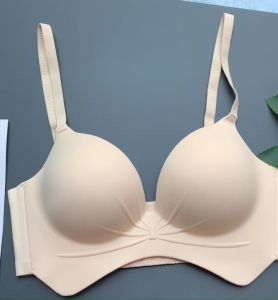 Áo ngực siêu nâng đẩy dày 8 cm không gọng chất su đúc mềm mát AS20 YiOn Underwear