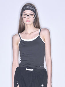 เสื้อกั๊กสายเดี่ยวแบบลำลองสำหรับเล่นกีฬา ผ้ากันความร้อน เสื้อผ้าทำงานสำหรับผู้หญิง ผ้าไนลอนปรับแต่งได้ 100% แขนสั้น ฤดูร้อน 2024