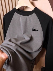 เสื้อยืดแขนยาวผู้ชายหลวมๆ อบอุ่น เสื้อชั้นในฤดูหนาว เสื้อชั้นในเยาวชน ผ้าโพลีเอสเตอร์ 5% ผ้ายืด 95% เส้นใย PU