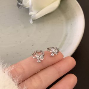 Elegant Butterfly Knot Zirconia Ear Cuffs for Women Winter New Simple Fashion High-End Sensation Exquisite Small Hoop Earrings