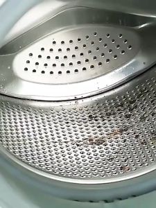 Uni.Y น้ำยาล้างเครื่องซักผ้า ROCKET  ขจัดคราบตะกรันและขจัดสิ่งปนเปื้อน  550 มล.