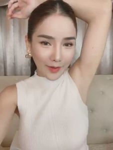 ส่งฟรี ‼️EVES ของแท้/ส่งไว💯 บูสเตอร์ ครีม อีฟส์ ขนาด 100g. ครีมทารักแร้ รักแร้ดำ ก้นดำ ขาวใส รอยแตกลาย ขาลาย คนท้องใช้ได้