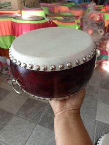กลองสิงโตเด็กหน้ากว้าง5นิ้ว 6นิ้ว 7นิ้ว กลองแดง กลองดังคุณภาพดี ทำจากไม้กลึงแท้ทั้งท่อน ไม้จามจุรี ไม้มะม่วง หนังผิววัวแท้ บ้านทำกลองพัชรินทร์ กลองโอทอปอ่างทอง🌾