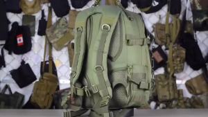 35 litre mens outdoor backpack Waterproof camo camping hiking backpack Large wearable sports bag