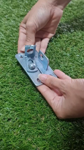 กลอนประตูบานเลื่อนเหล็กชุบเงิน ขนาด 3 นิ้ว