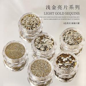 เล็บประดับเลื่อมสีทองเหลืองมินิมอลผสมสีขาวสีเหลืองทอง ไม่สม่ำเสมอ ชุดแต่งเล็บ วัสดุอื่น ๆ