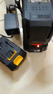 Sạc pin máy khoan  sạc máy bulong 21V  sạc nhanh tự ngắt