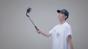 Phone Gimbal Stabilizer L08 / L09 Wireless Selfie Stick Tripod Handheld Video Stabilizer Anti-shake Bluetooth