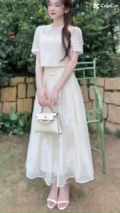 SÉT ÁO PHỐI CHÂN VÁY XẾP LY NƠ LƯNG VOAN TUYẾT HOA THÊU NỔI siêu đẹp (6Q)