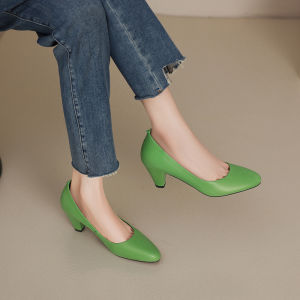 รองเท้าส้นสูงหนังแท้หัวมนสีเขียว รองเท้าแต่งงานสำหรับผู้หญิง รองเท้าส้นหนาไซส์ใหญ่ รองเท้าส้นเดี่ยวทำมือ รองเท้าส้นเดี่ยวแบบสวมสบายสำหรับผู้หญิง
