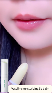 moisturizing lip balm，Prevent chapped lips， improving dryness  ， Lip Care，3 in1 Brightens Moisturize and Smoothen，Suitable for both men and women2.7g