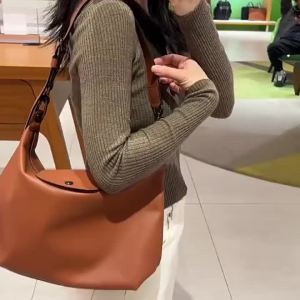 กระเป๋า Longchamp ใหม่ Hobo กระเป๋าใต้วงแขน กระเป๋าสะพายไหล่เดี่ยว กระเป๋าถือความจุขนาดใหญ่ กระเป๋าสะพายข้าง กระเป๋าเรียบง่ายอเนกประสงค์