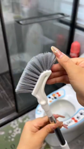 【Ready Stock】BELLETEN Long Handle Extendable Cleaning Brush Wall Hanging Narrow Head Crevice Cleaning Brush Portable Drainable Gap Cleaning Brush for Home Kitchen Toilet Shower