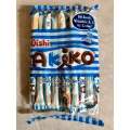 Bánh snack que có nhân Oishi Akiko các vị gói 160g (20 que). 