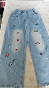 กางเกงยีนเด็กญ กางเกงเด็กผู้หญิง การออกแบบปัก แฟชั่น ความงาม เอวยางยืด เอวสูง 130-160cm 【จัดส่งจากประเทศไทย】