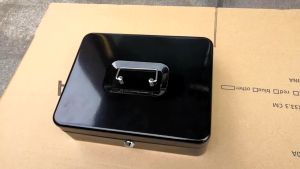ลิ้นชักเก็บเงิน Cash Box กล่องเก็บเงินแบบพกพา กล่องใส่เงิน แบบพกพา กรอบเหล็กดัด กล่องเก็บเงินแบบกุญแจ​ ที่เก็บตังค์ กล่องเก็บเงิน กล่องเก็บเงินพกพา - Lazada