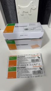 Bactigras 5x5cm Smith & Nephew Acetate Tulle Gras berpakaian bactigrass Chlorhexidine Paraffin Paraffin 7456 86300403