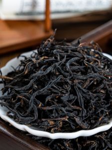 Premium Wild Ancient Tree Spring Tea Red Brewed Leaf Gift Box Set Ideal for Afternoon Tea Ceremonies Floral Aroma Non-Organic