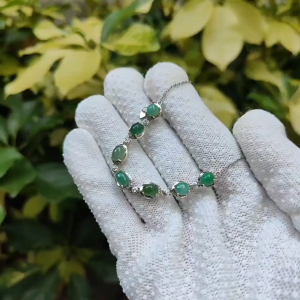 Verdant Harmony Jadeite Cabochon Bracelet – Light Green with Green Hues S925 Setting (Sku: s925b11)