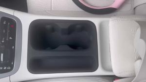 LUCKEASY | Khay Đựng Cốc Trung Tâm LUCKEASY Cho Xe Geely EX2 2024-2025 Phụ Kiện Nội Thất Xe Hơi Bằng Silicon Khay Đựng Đồ Uống Chống Xước Và Chống Sốc