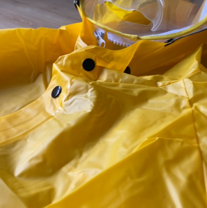 Áo mưa trẻ em từ 3 đến 5 tuổi (cao 95 - 115 CM) có vành mũ liền và che mặt