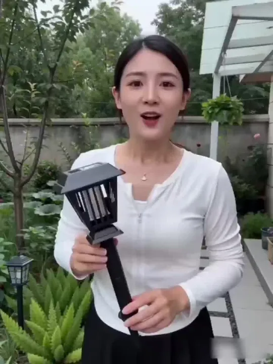 เครื่องกำจัดยุงกลางแจ้งพลังงานแสงอาทิตย์พร้อมไฟกันน้ำ