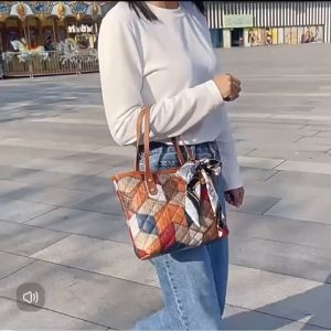 กระเป๋ามาใหม่กระเป๋าแฟชั่น มีใบเล็กให้ด้วย มีให้เลือก5 สี สินค้าพร้อมส่ง #003