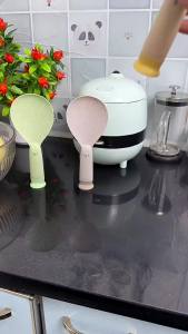 Standable Suction Bear Rice Spoon Food Grade High Temperature Resistant Non Stick Rice Scoop for Household Electric Rice Cooker