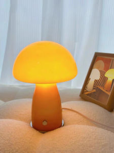 Đèn LED Ba Sắc Bauhaus Macaron Đèn Bàn Thủy Tinh Hình Nấm Phong Cách Hiện Đại Bảo Vệ Mắt Chiếu Sáng Tâm Trạng Cho Phòng Ngủ Đèn Trang Trí Bên Cô Gái