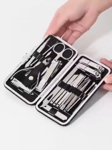 กรรไกรตัดเล็บครบเช็ต 19 ชิ้น กรรไกรตัดเล็บ ตัดเล็บ ตัดเล็บ ตัดเล็บ ตัดขน ตัดขน ตัดขร้อม กระเป๋าสุดหรู
