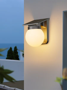 ไฟติดผนังพลังงานแสงอาทิตย์แบบกันน้ำสำหรับสวนหน้าบ้าน ไฟติดผนังสำหรับบ้านสไตล์ยุโรปแบบปัจจุบัน ไฟติดผนังแบบติดผนัง