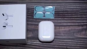 【VẬN CHUYỂN NHANH】Skin Miếng Dán Kim Loại Bảo Vệ Hộp sạc Tai Nghe Bluetooth Airpods pro 4/3/2