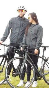 WOSAWE ผู้ชายเสื้อขี่จักรยานสีรุ้งสะท้อนแสงกันลมกันน้ำกีฬาจักรยานเสื้อ