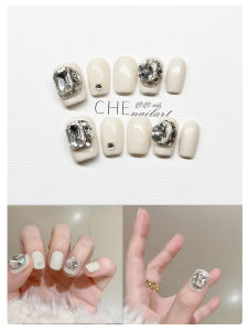 Handmade 2025 New Fashion Nail Wearable Flashing Diamond Cream White Luxury Short Versatile High-End Whitening 592