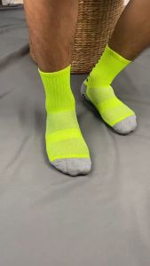 Vớ Tất đá bóng chống trơn chống trượt khi chơi thể thao bóng đá cầu lông Tennis....