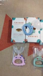 Bàn Chải Chữ U Hình Thú Siêu Cute Kích Thích Cho Bé Đánh Răng