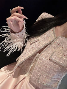 Elegant Pink Ostrich Feather Short Jacket Womens Spring Luxury Knitted Diamond Embellished Woolen Cardigan High Waist Style Button Detail