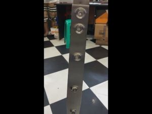 Tiang Minimalis Tengah Besar Lubang 5/8" 304