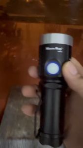 Đèn pin siêu sáng mini Manta ray TC42 led SST40 15W ánh sáng gom tập trung chiếu xa 500m hợp kim nhôm độ sáng 1600 lumen pin 26650