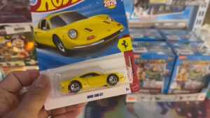 Mô Hình Xe Hot Wheels Ferrari Dino 206 GT Yellow - Case P